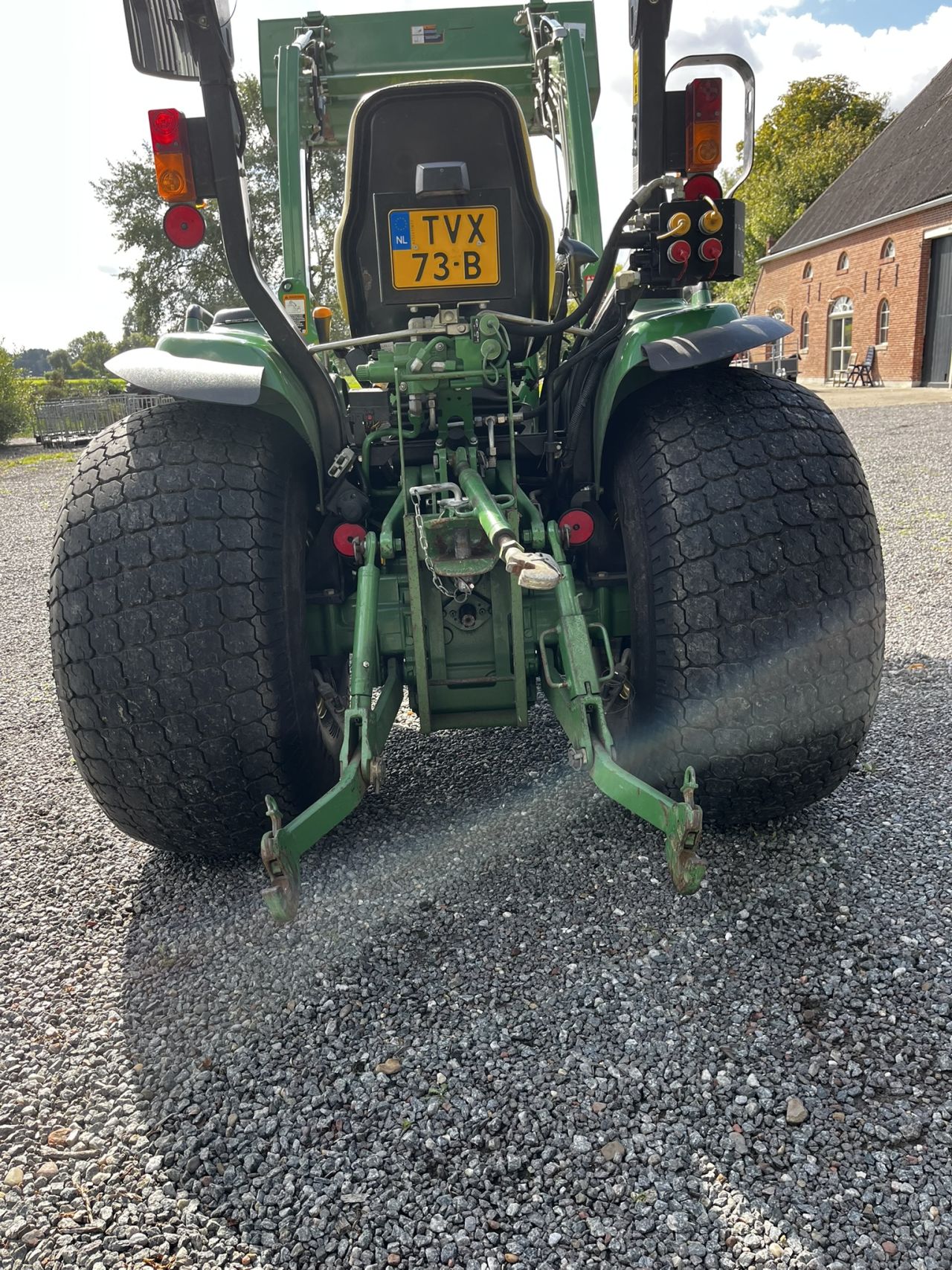 John Deere 3045r met voorlader 4wd Gazonbanden