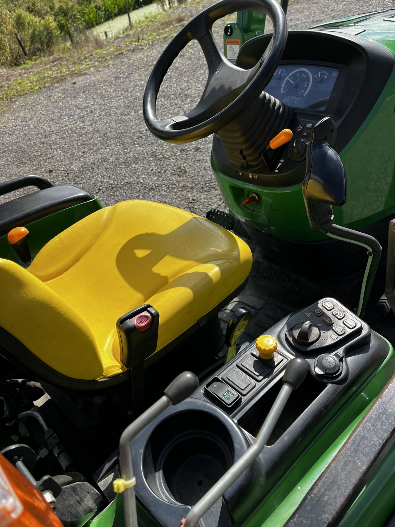 John Deere 3045r met voorlader 4wd Gazonbanden