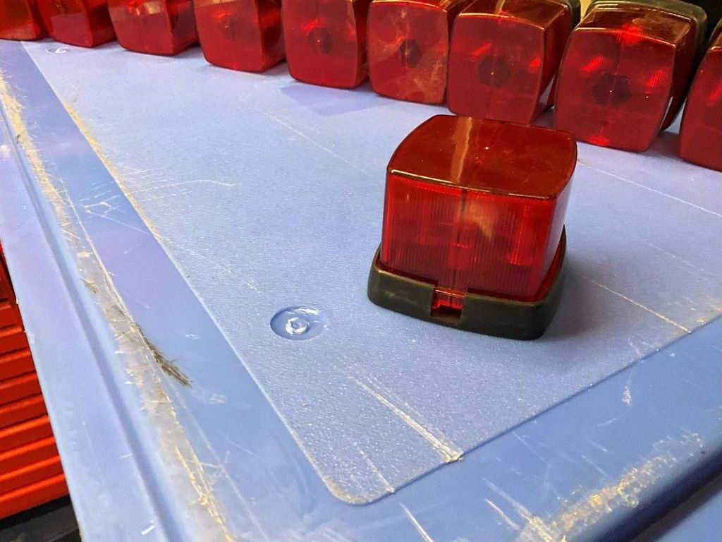 Lot of red top lights for the rear of a truck/trailer (10 pieces)