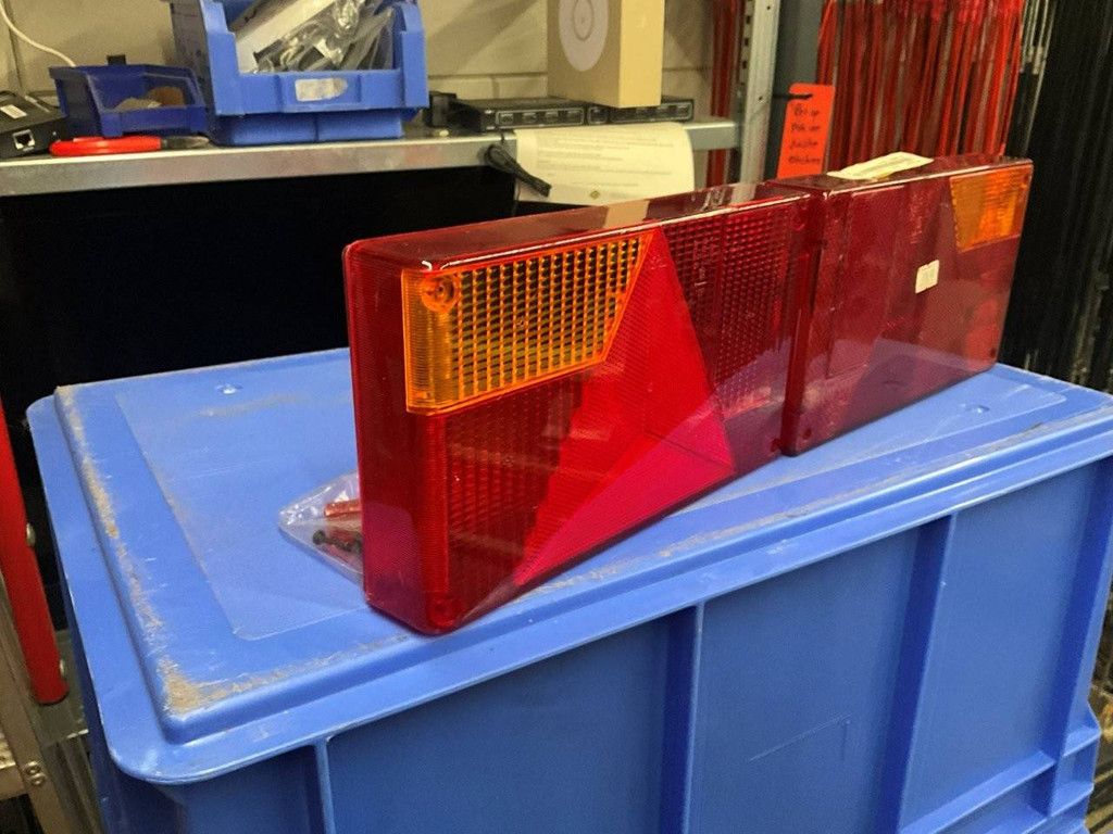 Set of rear lights left and right New