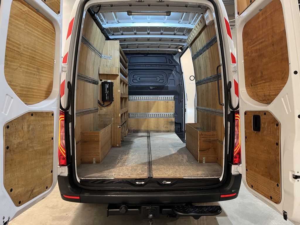 Mercedes-Benz Sprinter 317 CDI L2H2 RWD / Euro 6 / Airco / Cruise Control / Camera / Trekhaak / CarPlay