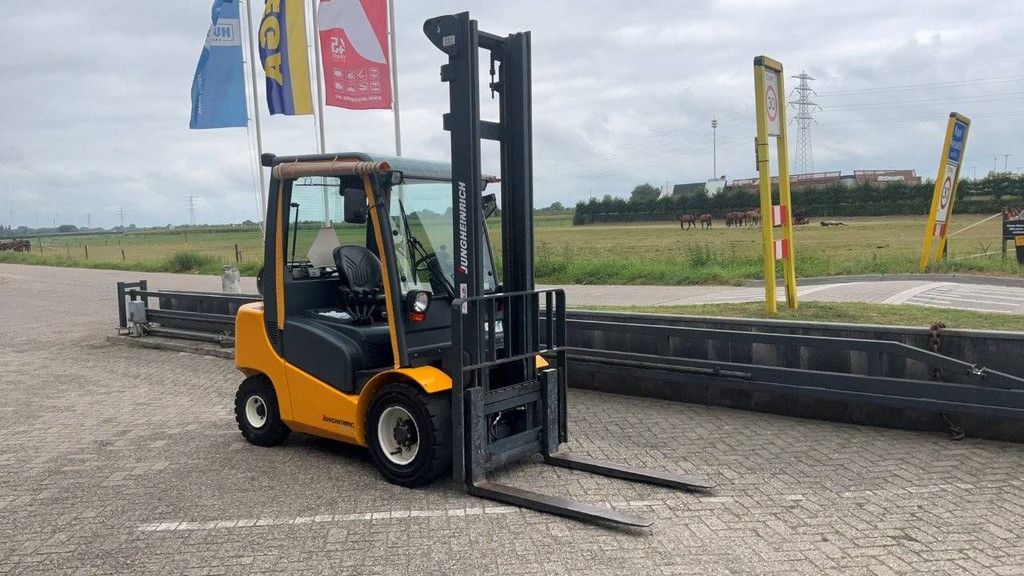 Forklift Jungheinrich TFG 430 LPG 3000kg 2005