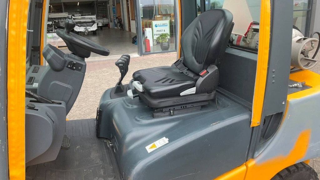 Forklift Jungheinrich TFG 430 LPG 3000kg 2005