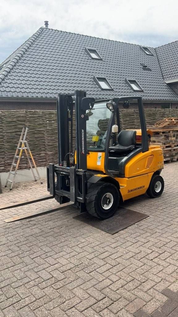 Forklift Jungheinrich TFG30S LPG 3000kg 2011