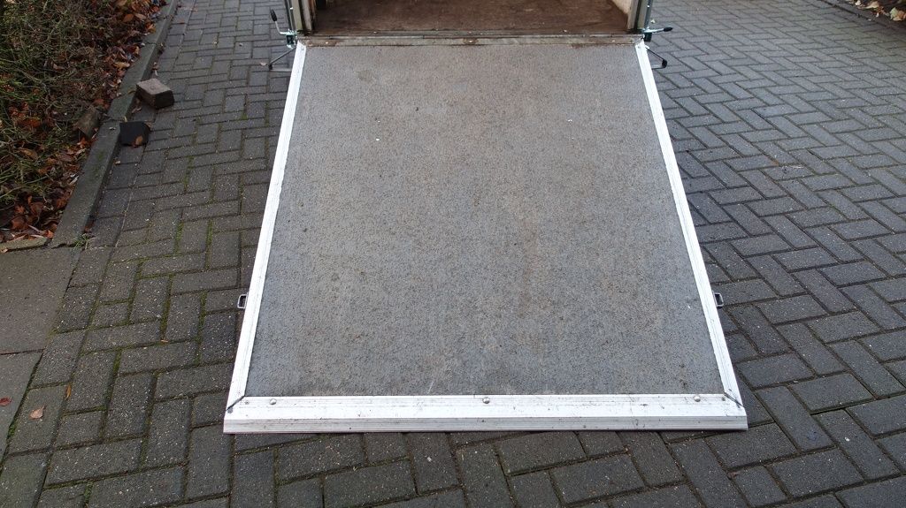 Hapert gesloten met klep 250x130x152