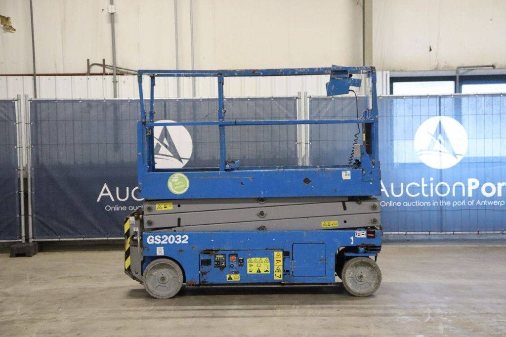 Scissor lift Genie GS-2032 Electric 7.9m 2014