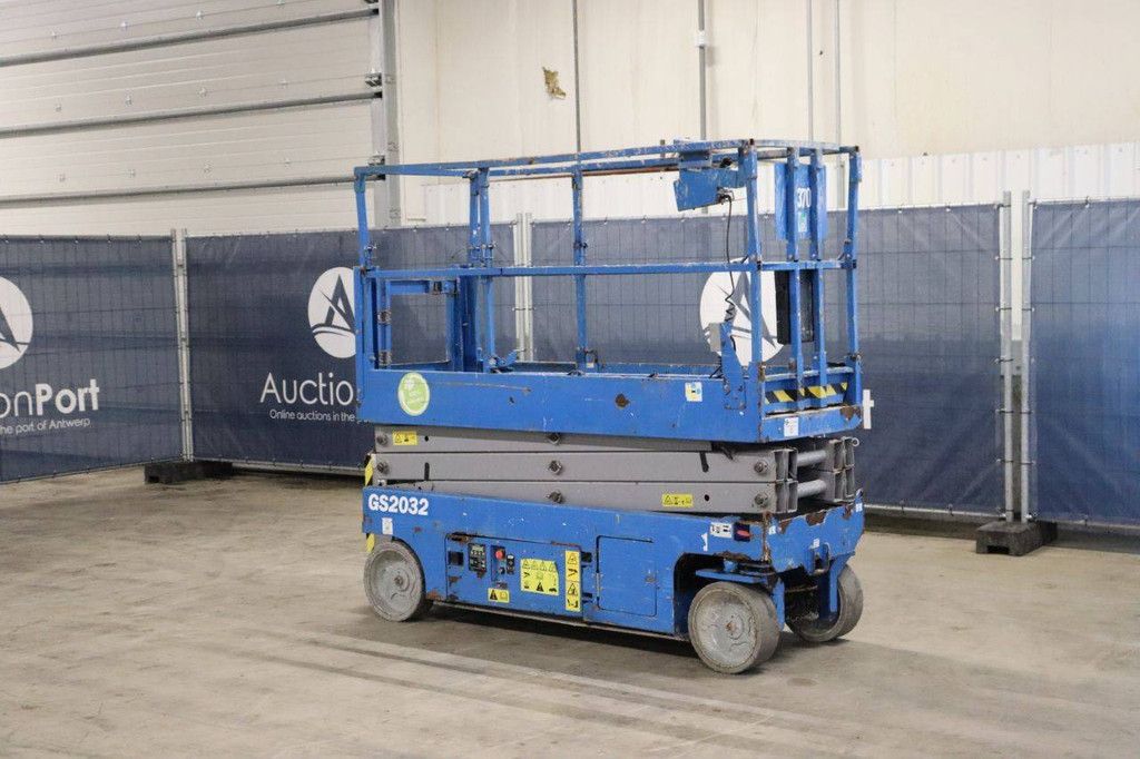 Scissor lift Genie GS-2032 Electric 7.9m 2014