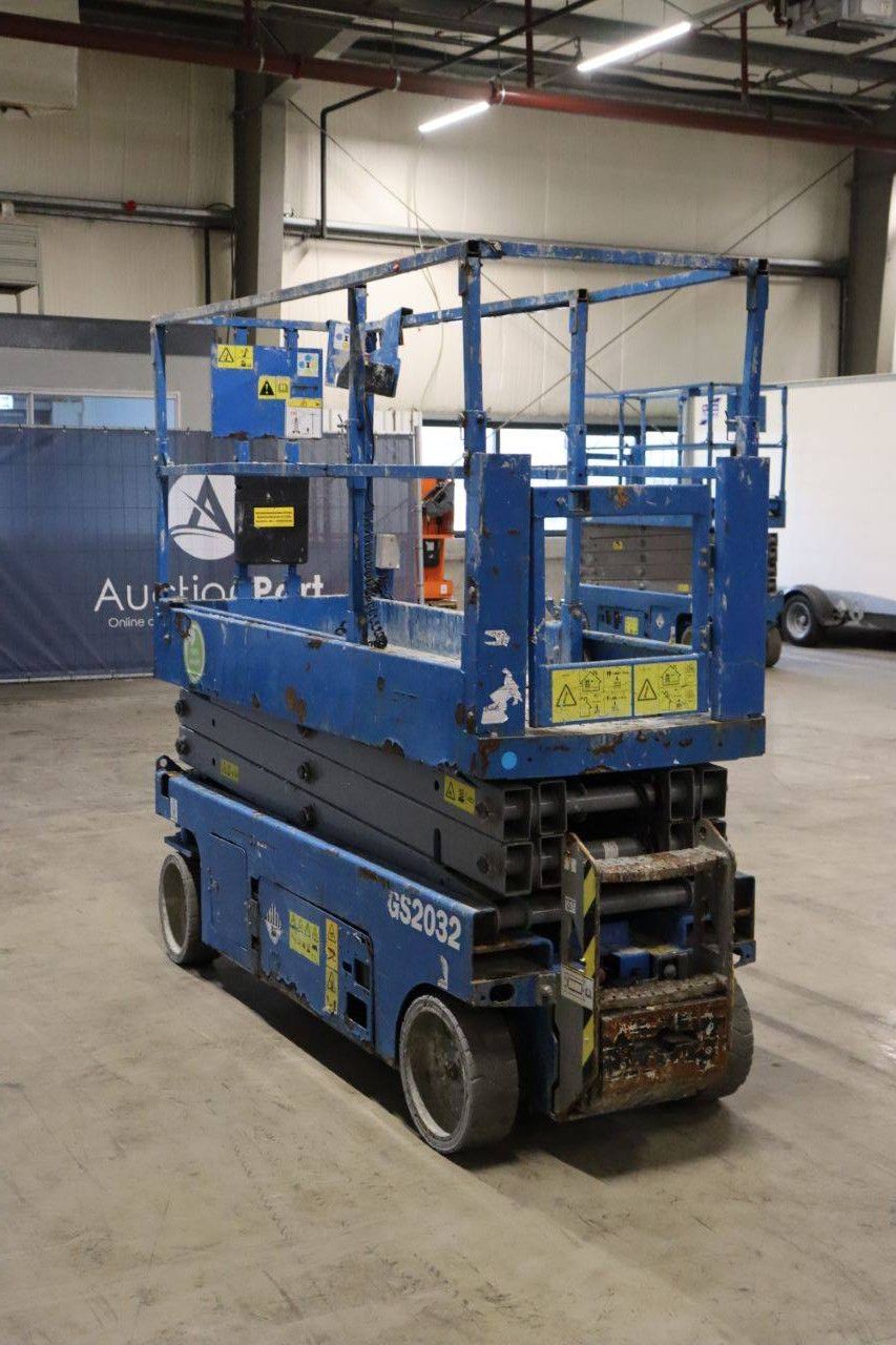Scissor lift Genie GS-2032 Electric 7.9m 2014