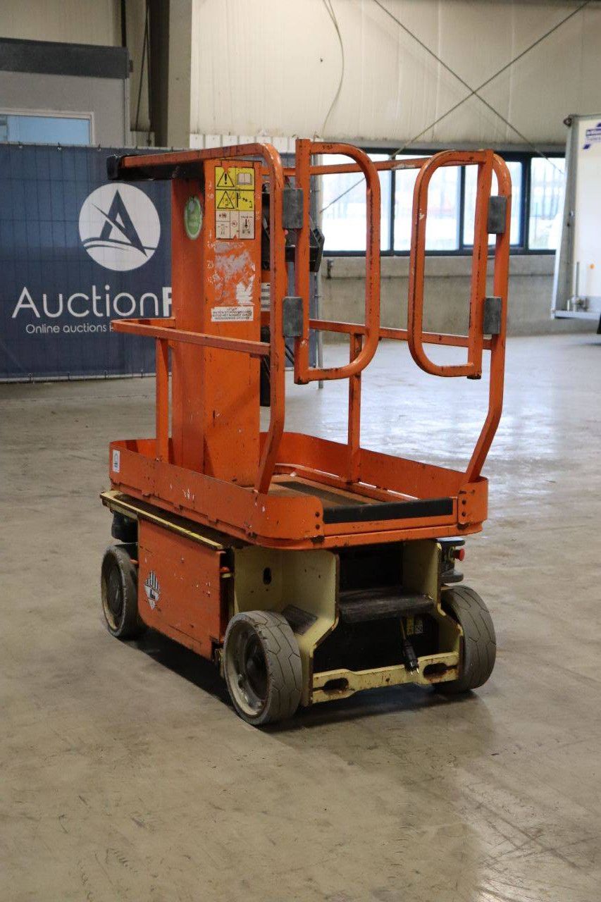 JLG 1230ES Electric Mast Lift 5.66m 2013