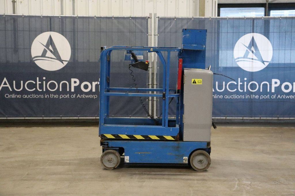 Genie GRC-12 5.66m Electric Mast Lift