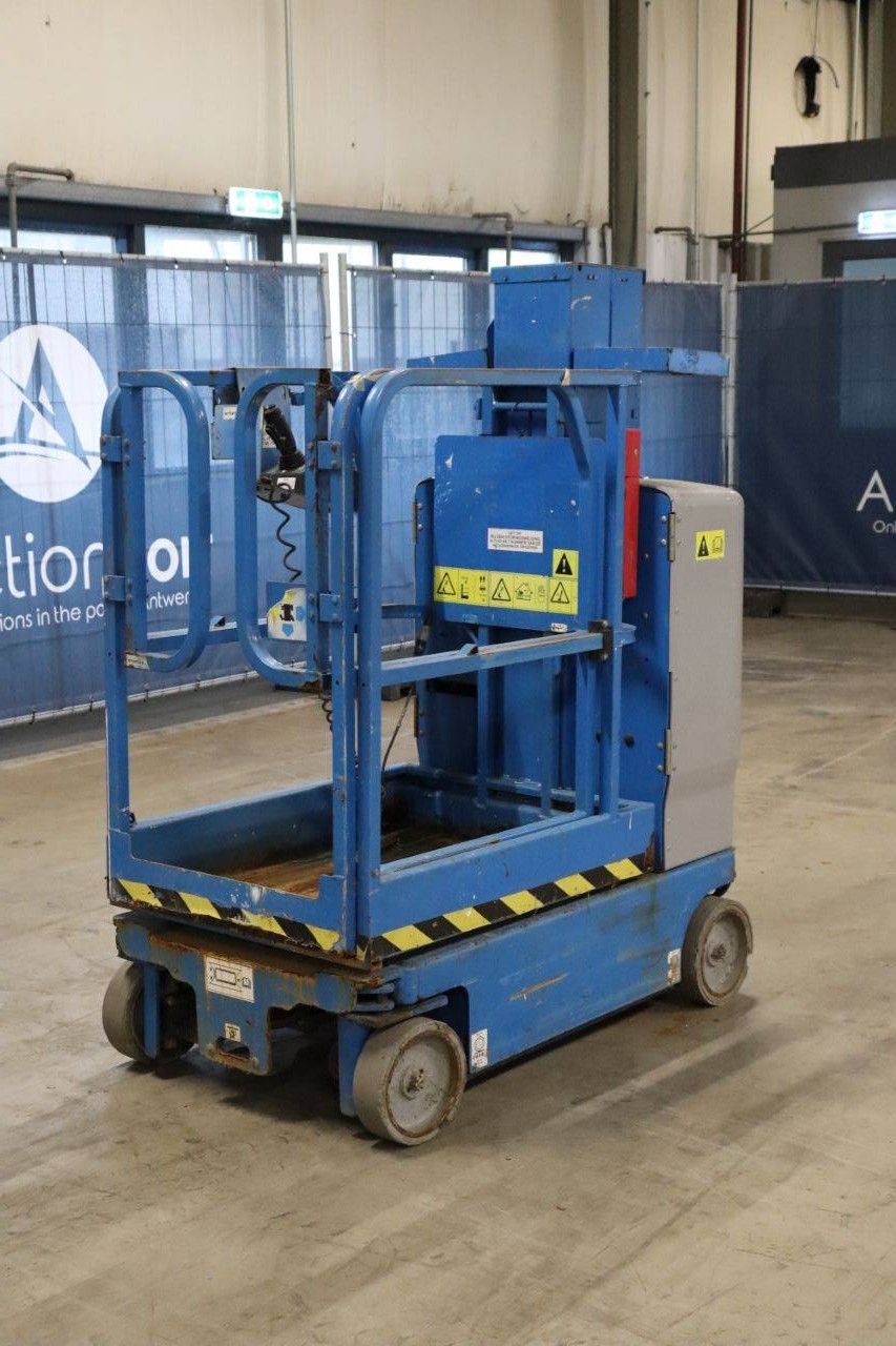 Genie GRC-12 5.66m Electric Mast Lift