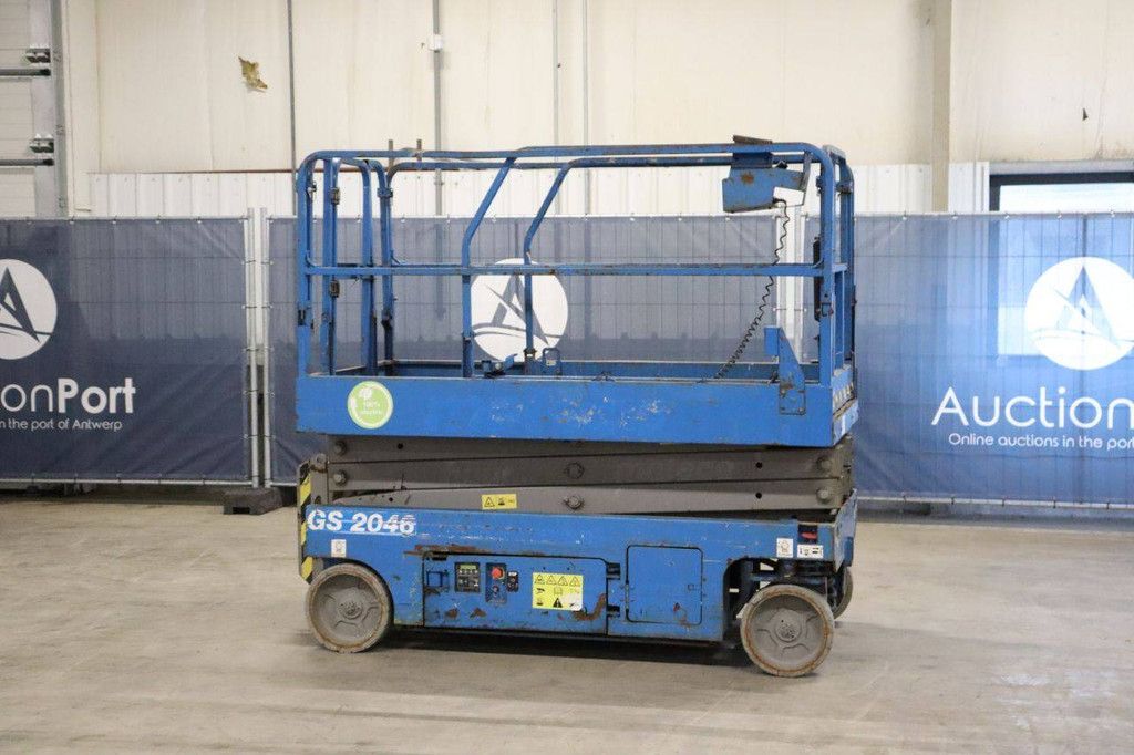 Scissor lift Genie GS-2046 Electric 8.10m 2014