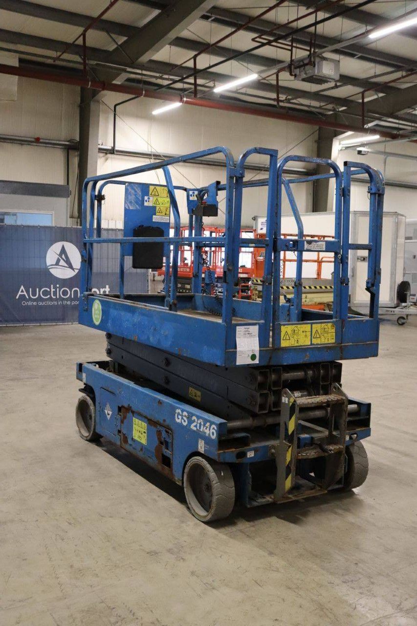 Scissor lift Genie GS-2046 Electric 8.10m 2014
