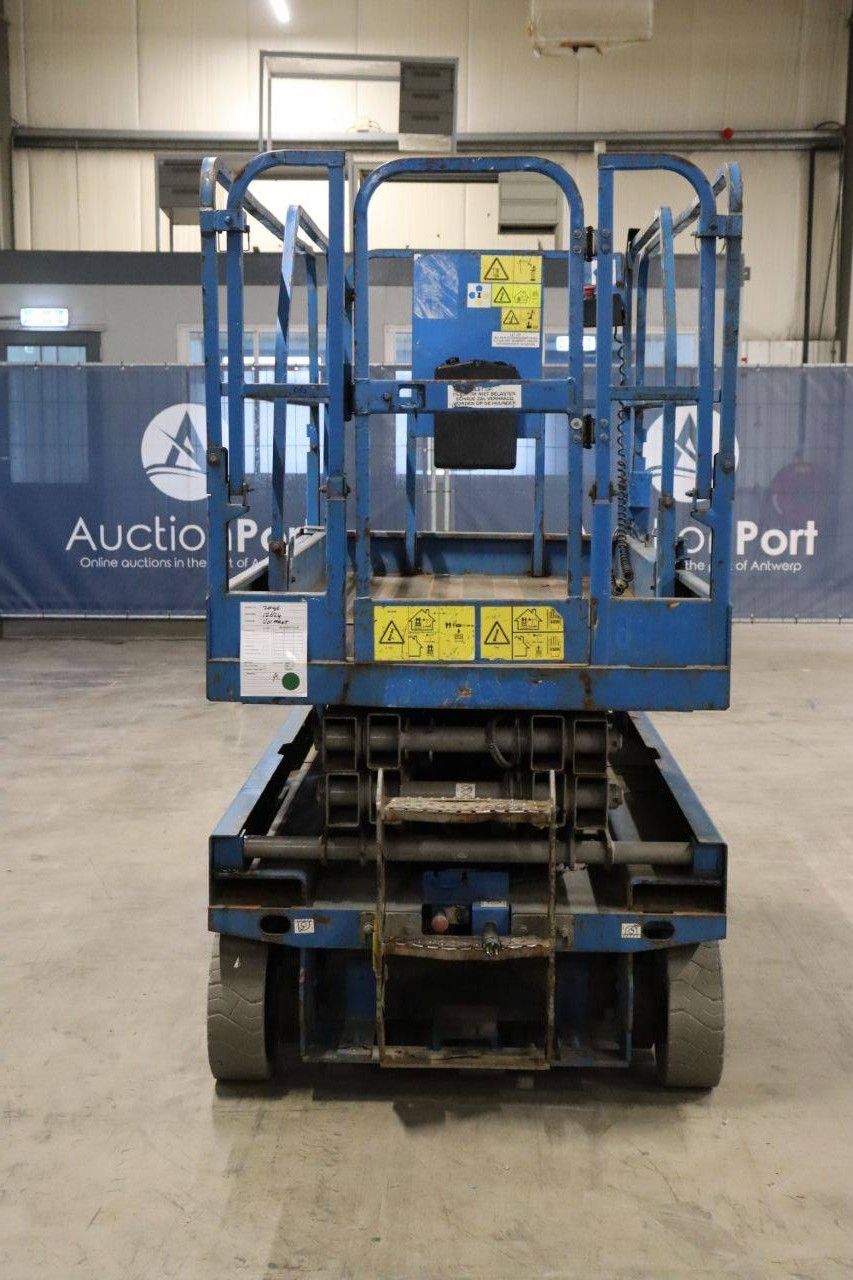 Scissor lift Genie GS-2046 Electric 8.10m 2014