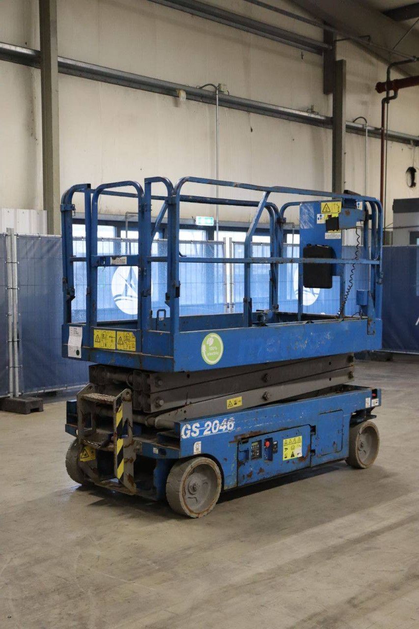 Scissor lift Genie GS-2046 Electric 8.10m 2014