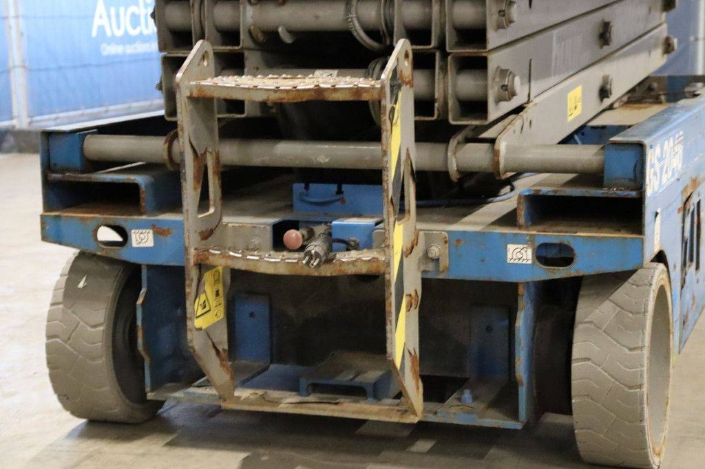 Scissor lift Genie GS-2046 Electric 8.10m 2014