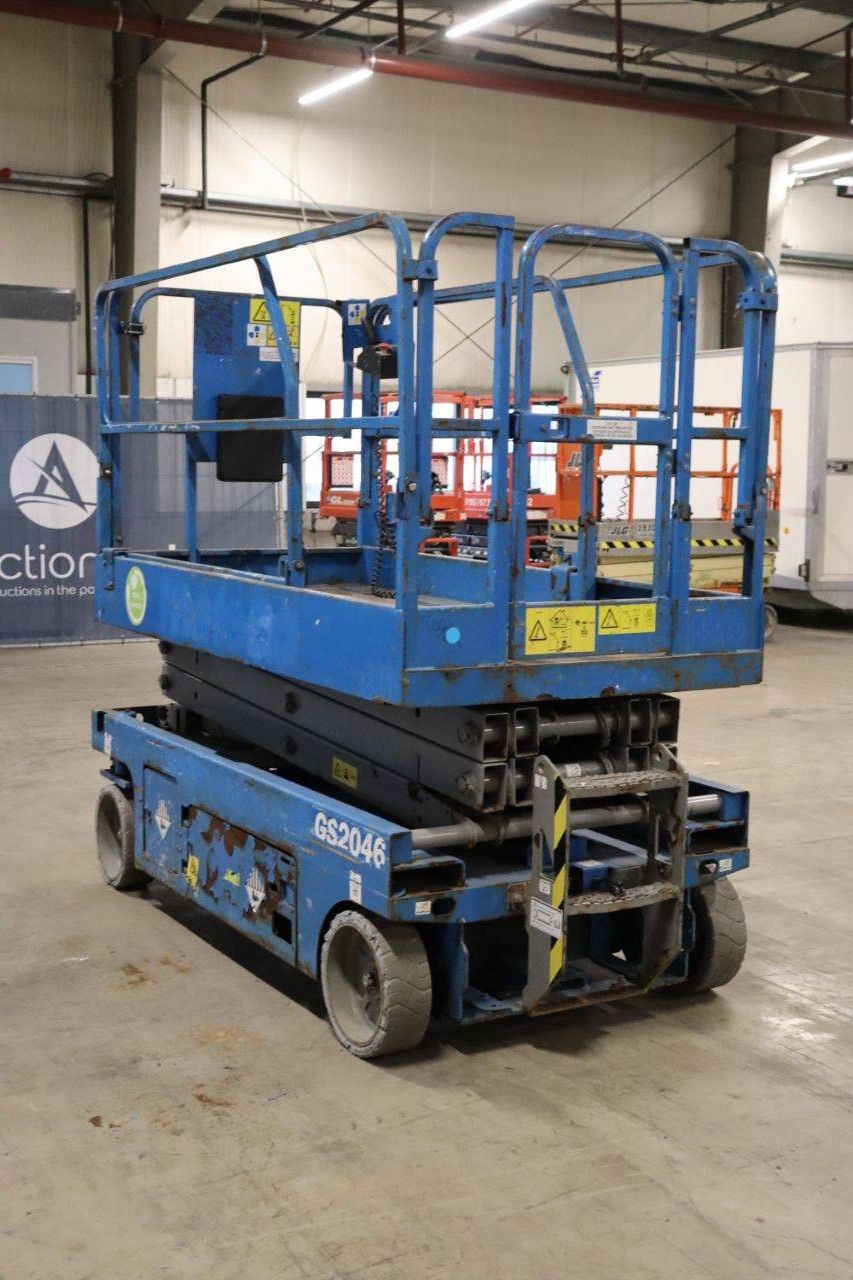 Scissor lift Genie GS-2046 Electric 8.10m 2014
