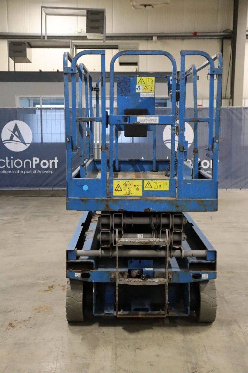 Scissor lift Genie GS-2046 Electric 8.10m 2014