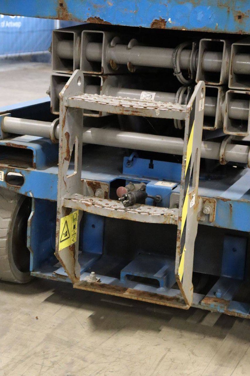 Scissor lift Genie GS-2046 Electric 8.10m 2014