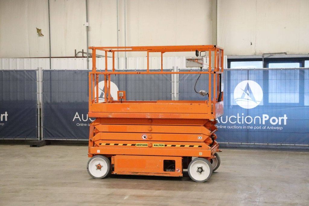 Scissor Lift Skyjack SJ III-4626 Electric 9.92m 2011