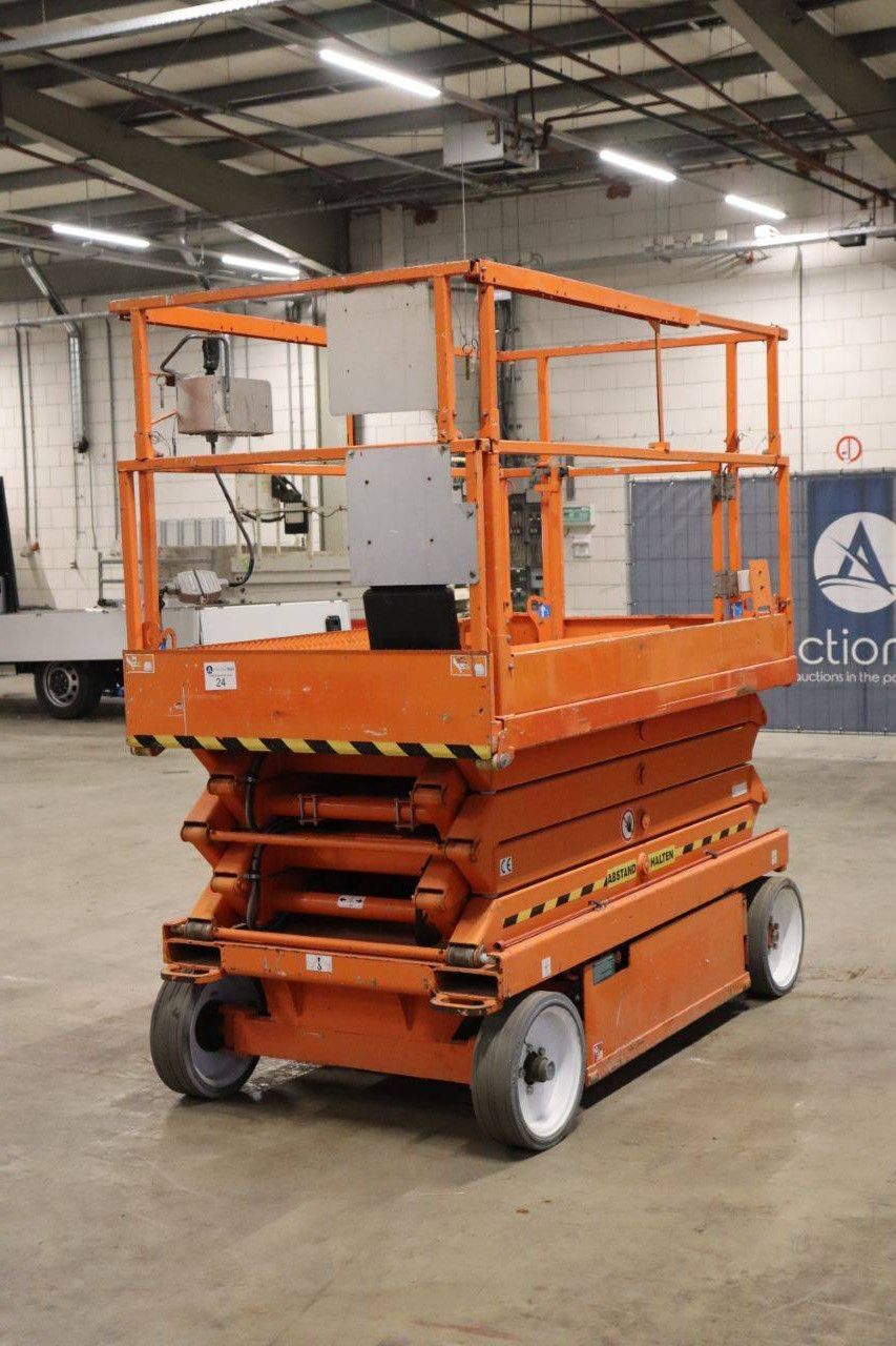 Scissor Lift Skyjack SJ III-4626 Electric 9.92m 2011