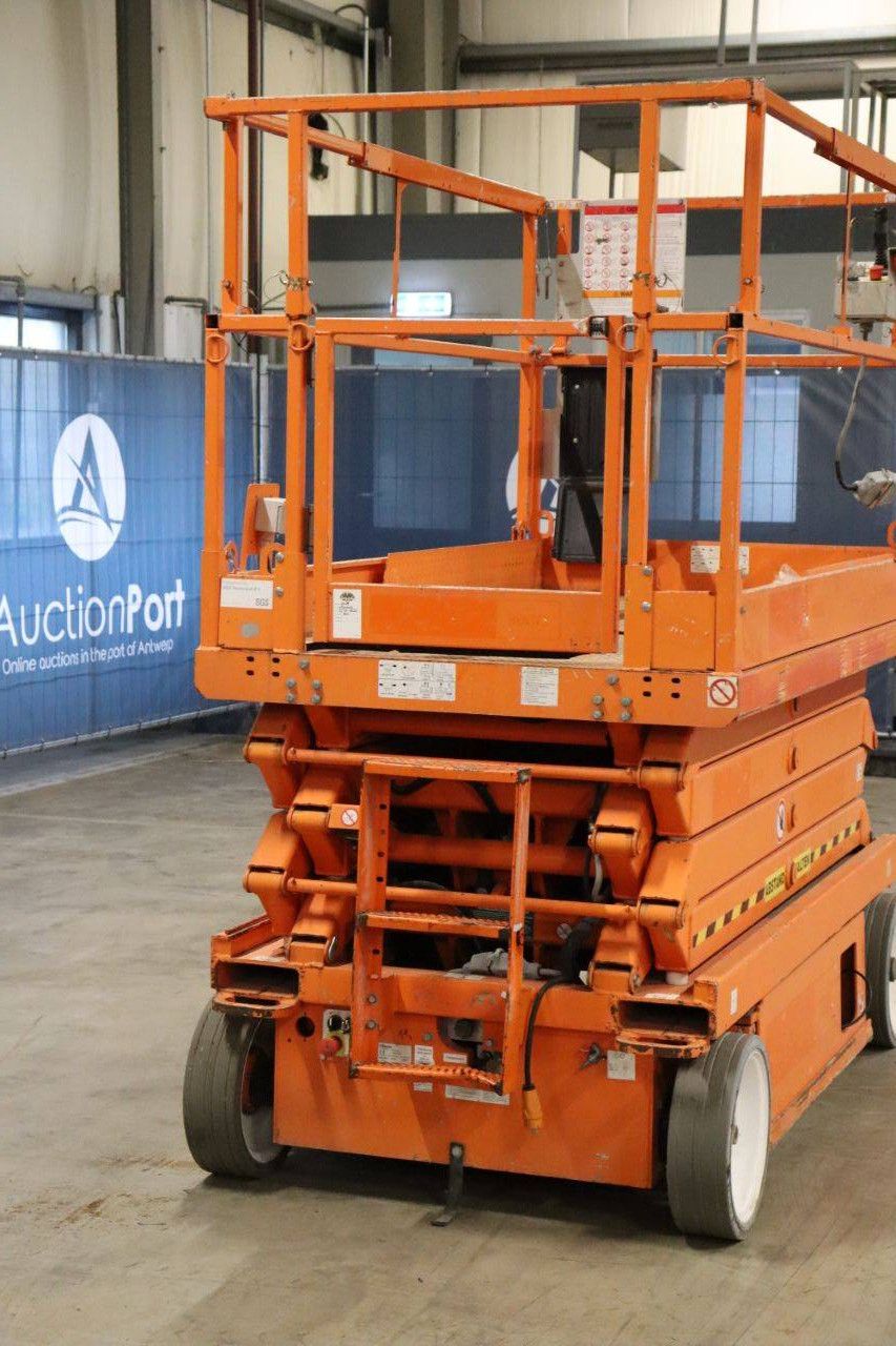 Scissor Lift Skyjack SJ III-4626 Electric 9.92m 2011