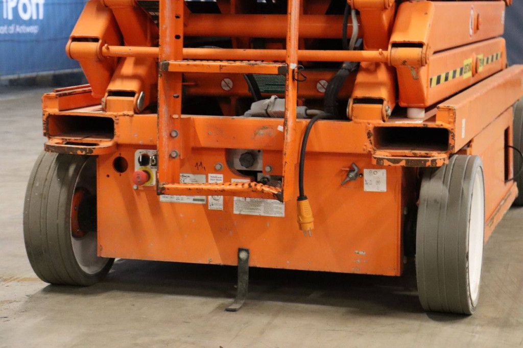 Scissor Lift Skyjack SJ III-4626 Electric 9.92m 2011