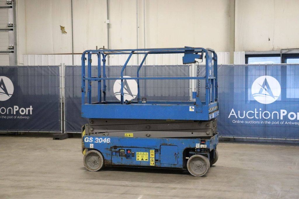 Scissor lift Genie GS-2046 Electric 8.10m 2014