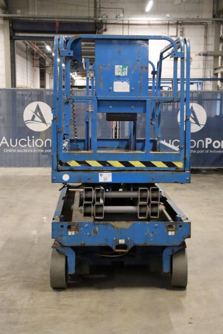 Scissor lift Genie GS-2046 Electric 8.10m 2014