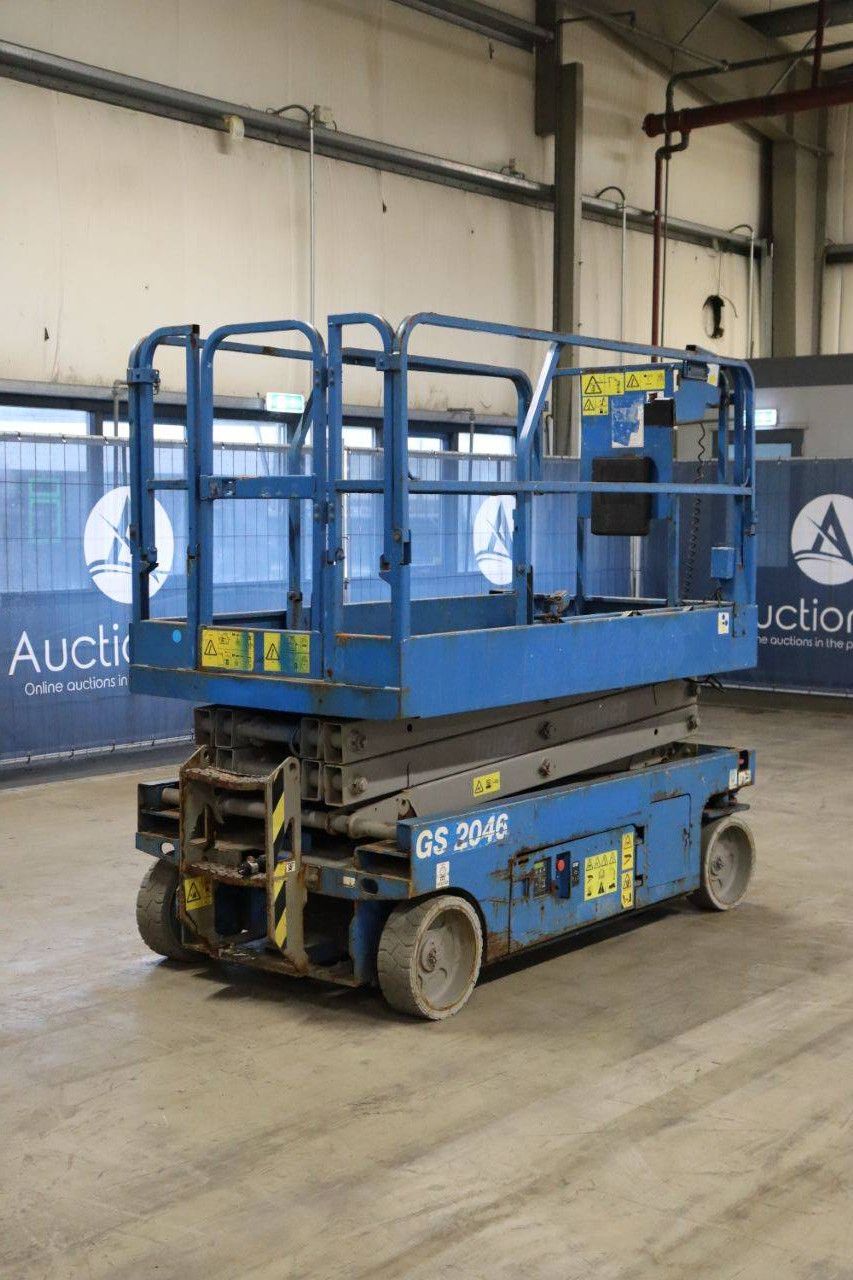 Scissor lift Genie GS-2046 Electric 8.10m 2014