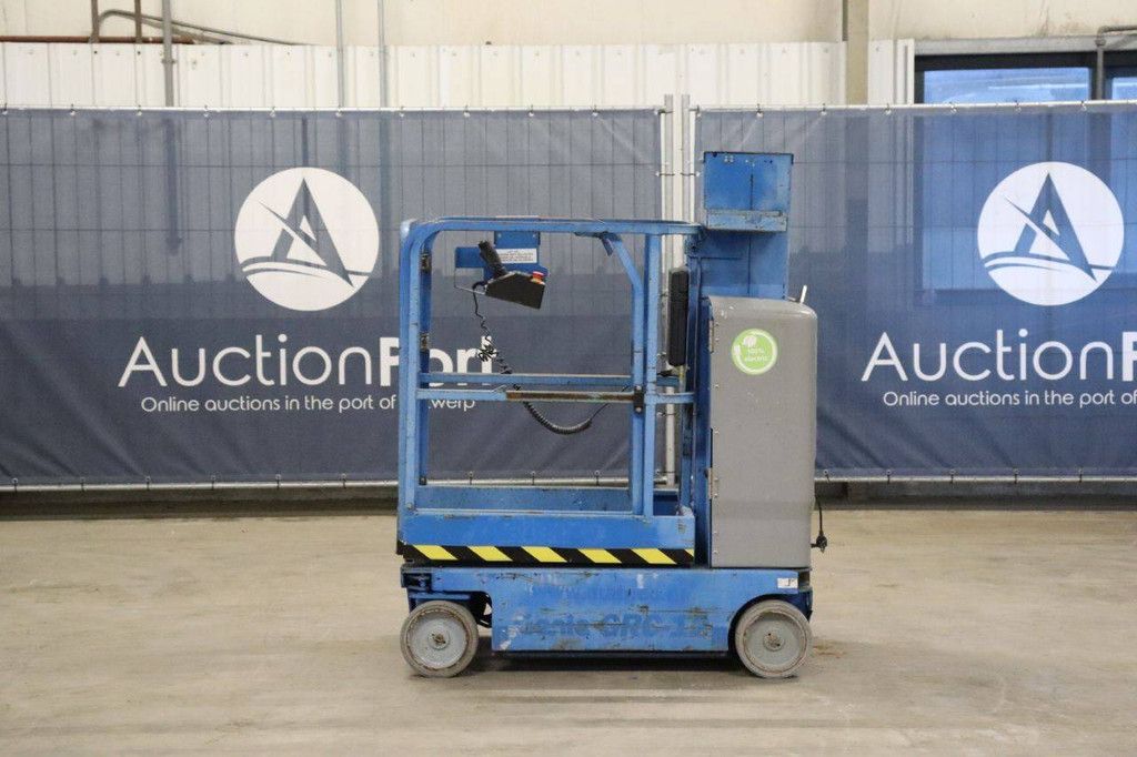 Genie GRC-12 Electric Mast Lift 5.66m 2016