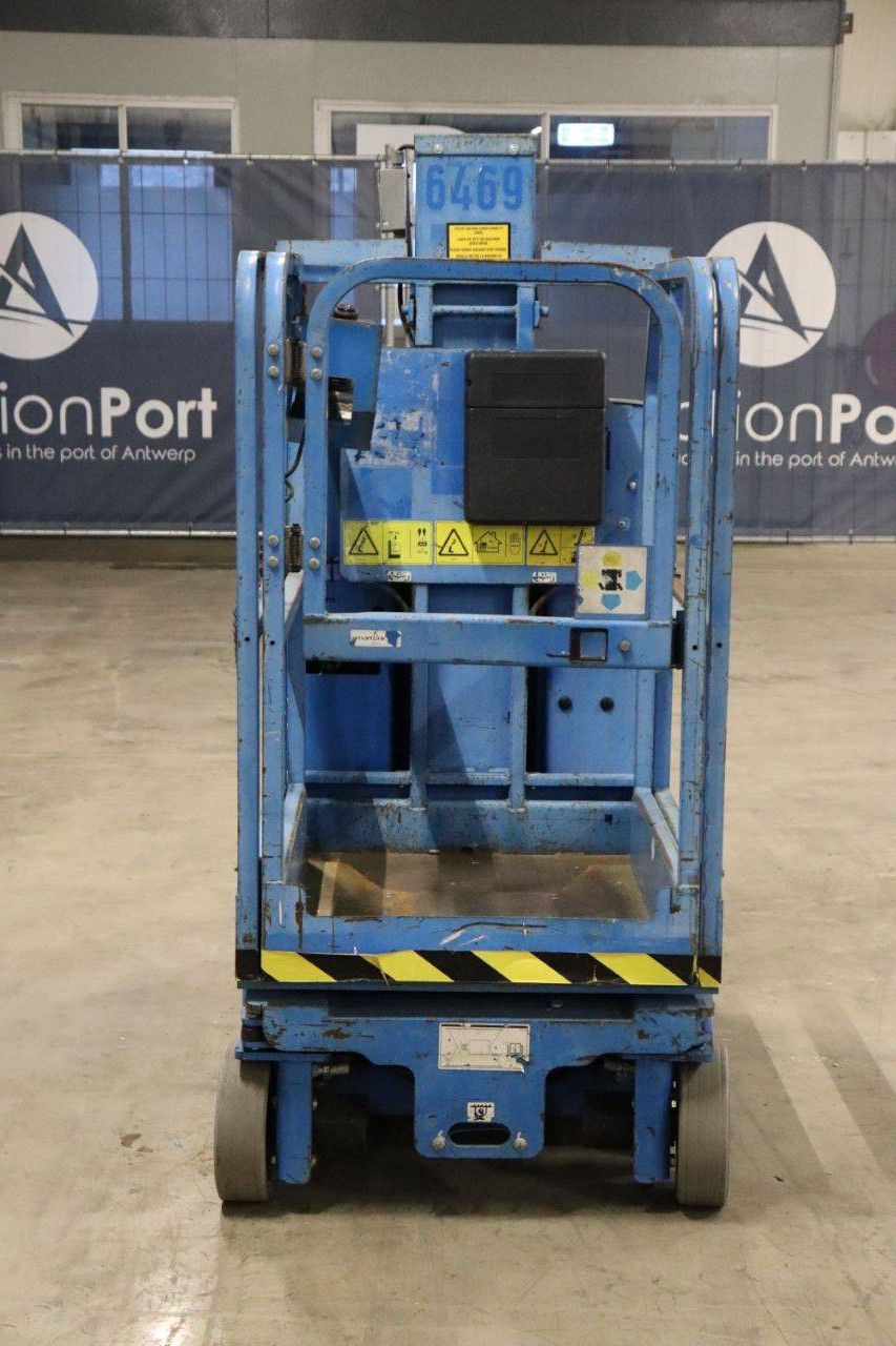 Genie GRC-12 Electric Mast Lift 5.66m 2016