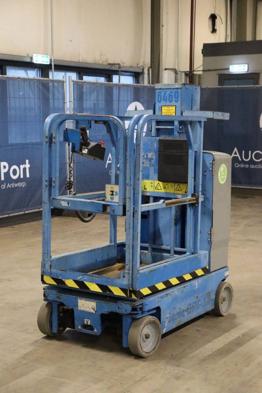 Genie GRC-12 Electric Mast Lift 5.66m 2016