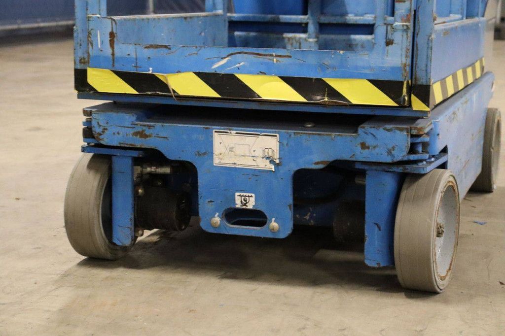 Genie GRC-12 Electric Mast Lift 5.66m 2016