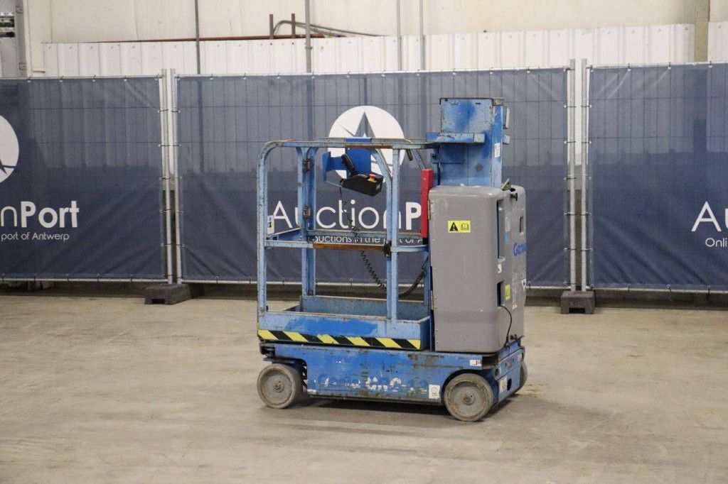 Genie GRC-12 Electric Mast Lift 5.66m 2016