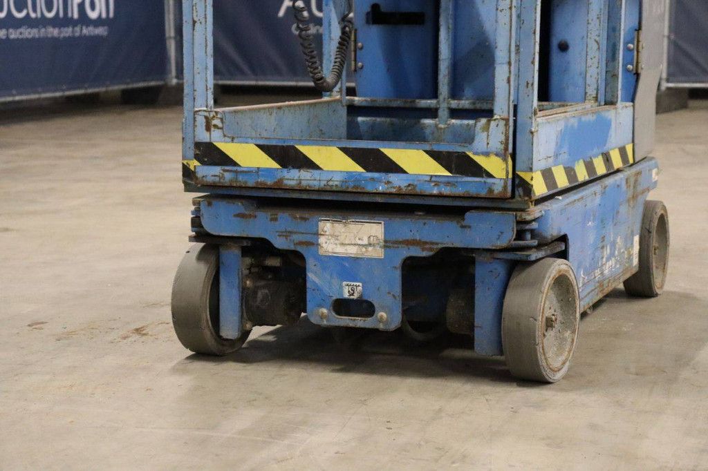 Genie GRC-12 Electric Mast Lift 5.66m 2016