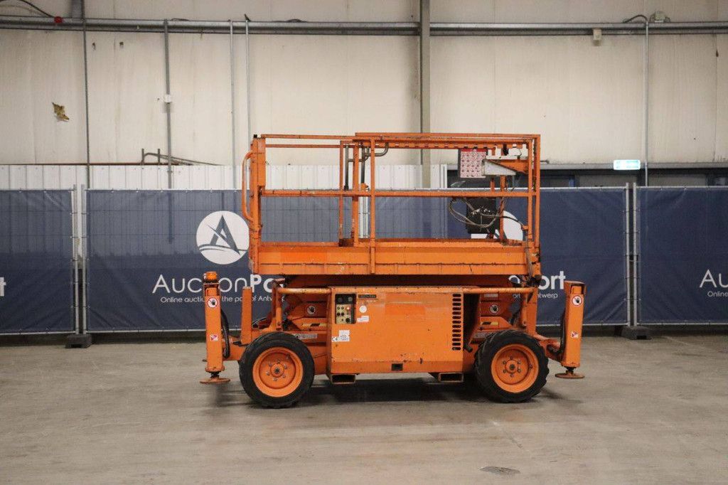 Scissor lift Skyjack SJ 6826 RT Diesel 9.92m 2015
