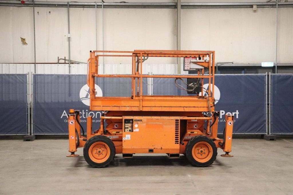 Scissor lift Skyjack SJ 6826 RT Diesel 9.92m 2015