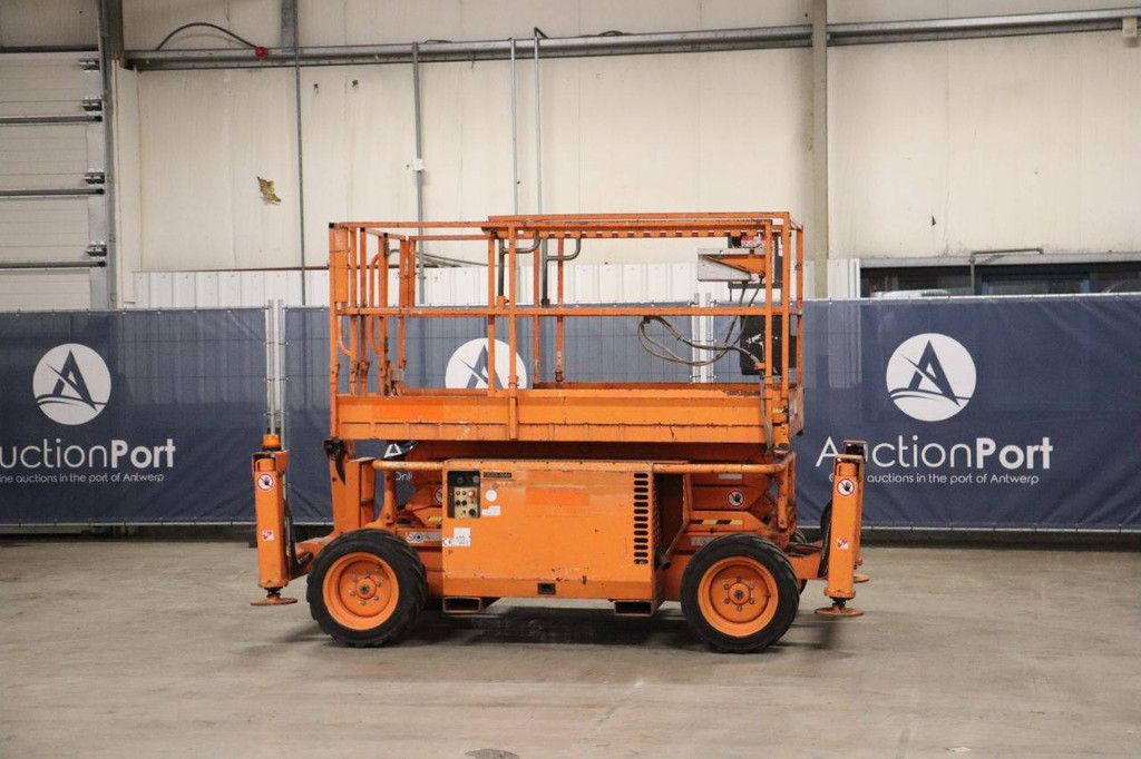 Scissor lift Skyjack SJ 6826 RT Diesel 9.92m 2015