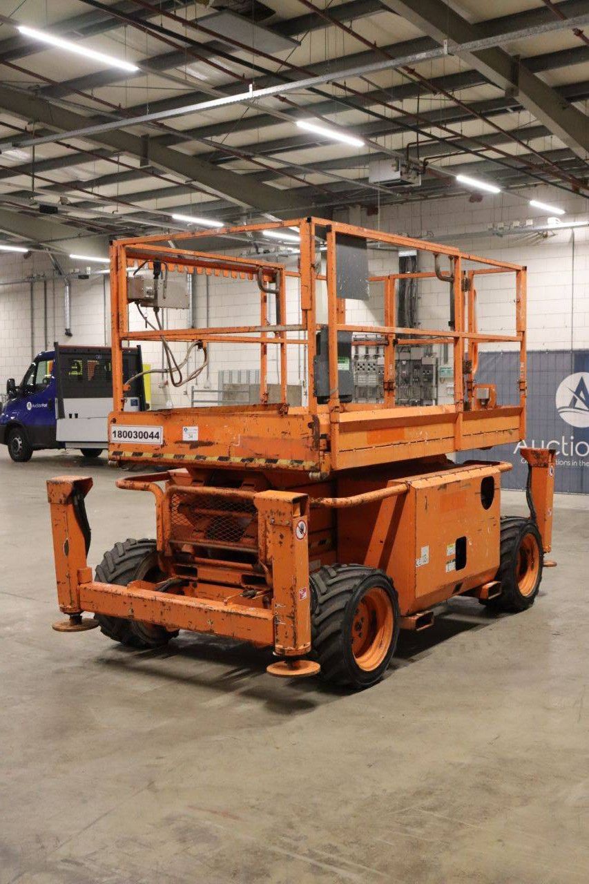 Scissor lift Skyjack SJ 6826 RT Diesel 9.92m 2015