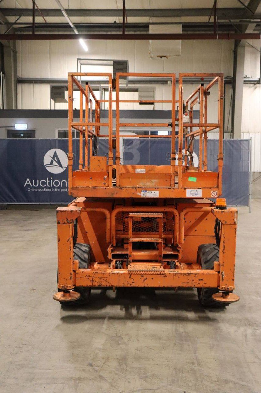 Scissor lift Skyjack SJ 6826 RT Diesel 9.92m 2015