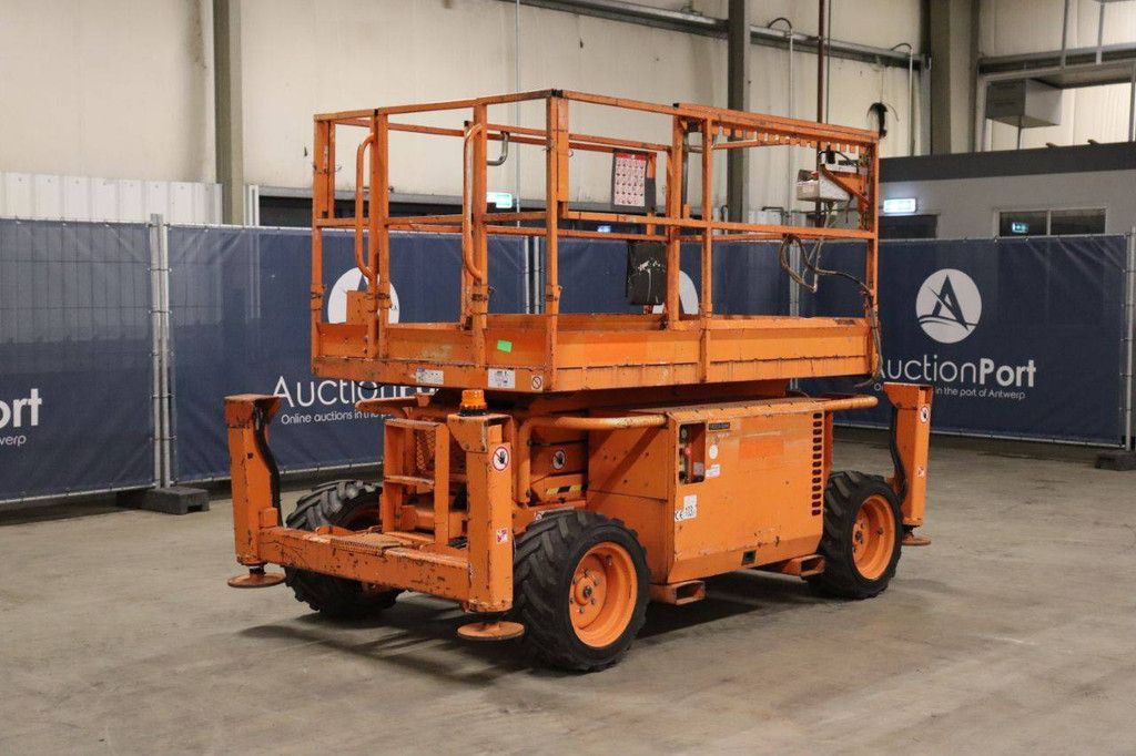 Scissor lift Skyjack SJ 6826 RT Diesel 9.92m 2015