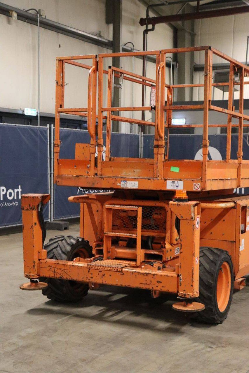 Scissor lift Skyjack SJ 6826 RT Diesel 9.92m 2015