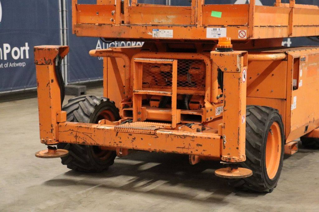 Scissor lift Skyjack SJ 6826 RT Diesel 9.92m 2015