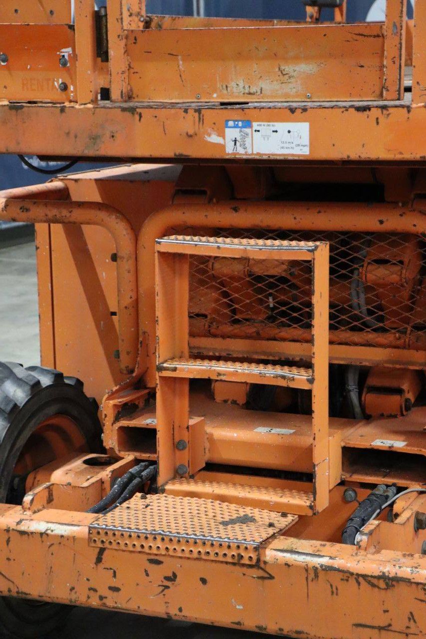 Scissor lift Skyjack SJ 6826 RT Diesel 9.92m 2015