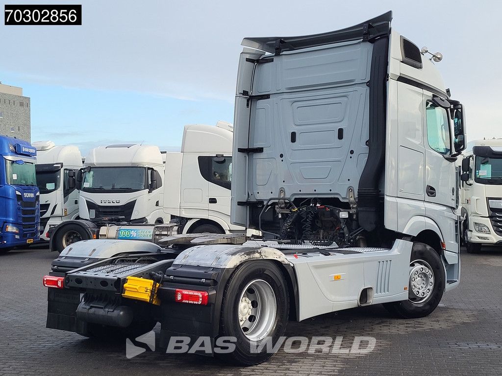 Mercedes Actros Actros 1951 4X2 BigSpace 2x Tanks Leder 70% Tyres