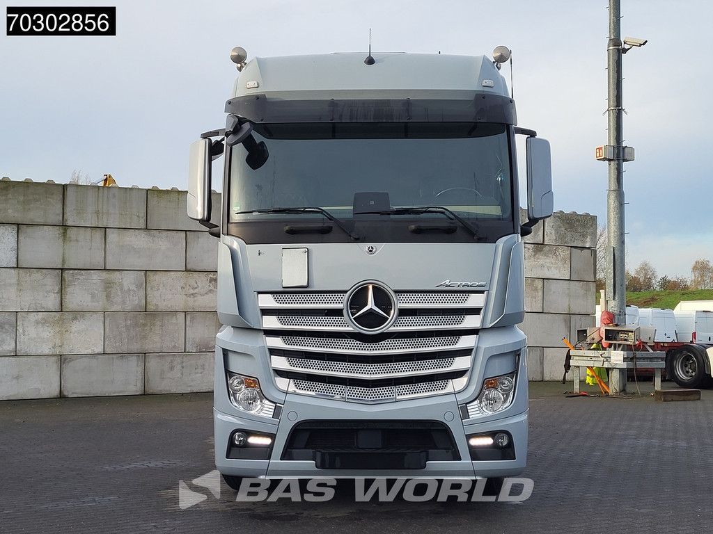 Mercedes Actros Actros 1951 4X2 BigSpace 2x Tanks Leder 70% Tyres