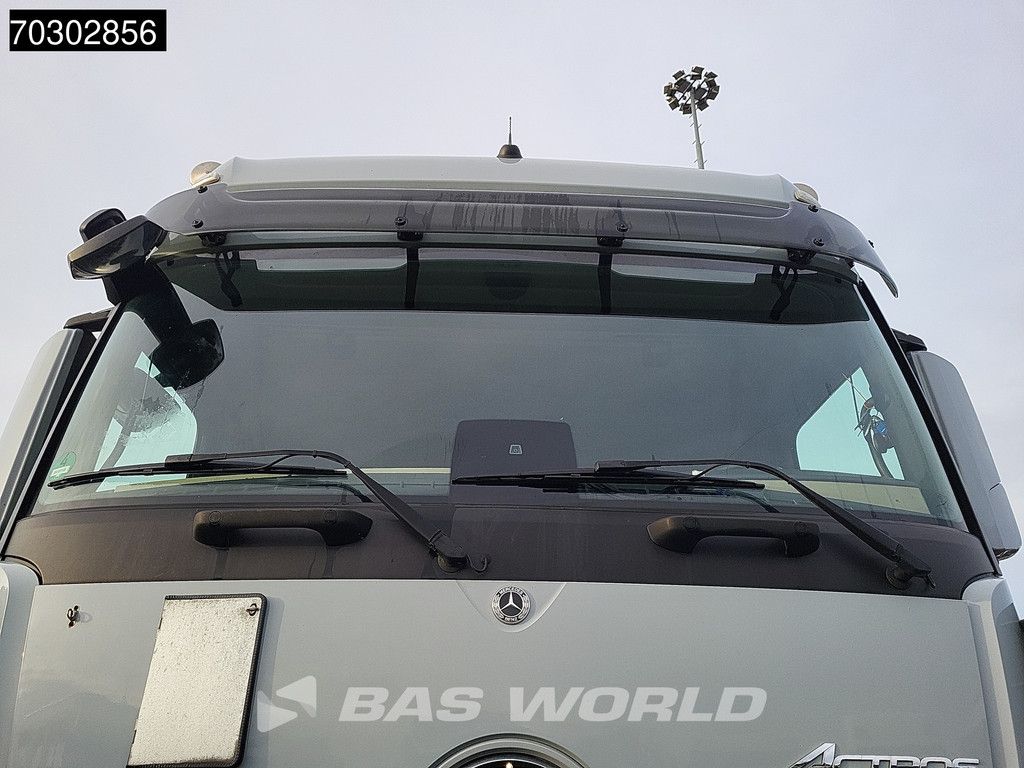 Mercedes Actros Actros 1951 4X2 BigSpace 2x Tanks Leder 70% Tyres