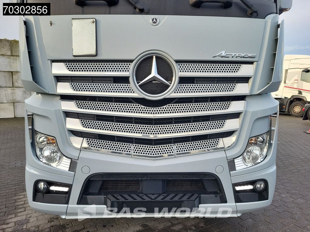 Mercedes Actros Actros 1951 4X2 BigSpace 2x Tanks Leder 70% Tyres