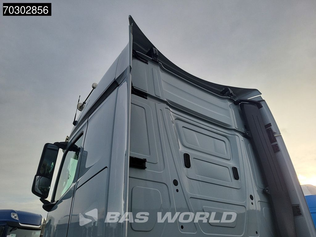 Mercedes Actros Actros 1951 4X2 BigSpace 2x Tanks Leder 70% Tyres